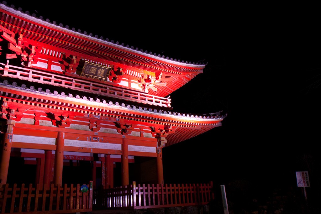 奥山半僧坊方広寺のライトアップ紅葉