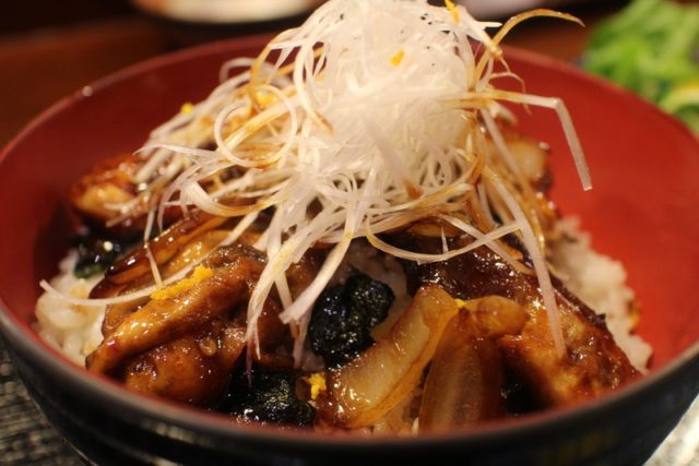 牡蠣カバ丼：サゴー　浪漫館