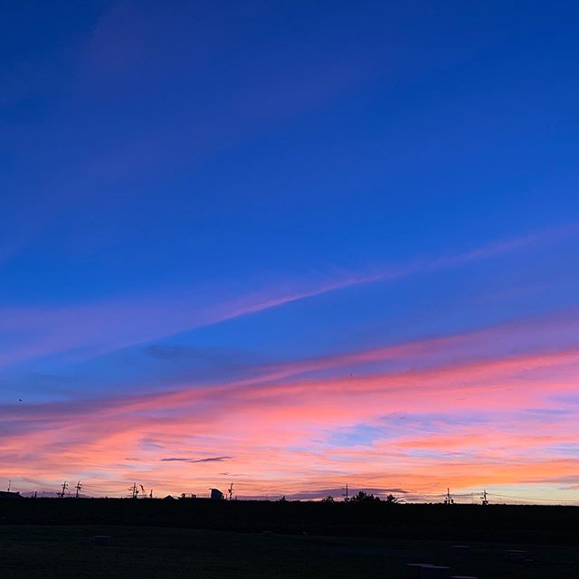 少し前だけど 天竜川の河川敷でみた キレイな夕暮れ まだまだ真夏 の 暑さだったけど なんだか秋を感じさせる そんな夕焼けでした あなたの夕焼けフォトも ぜひ見せてくださいね 天竜川 天竜川河川敷 天竜川の夕焼け 夕焼け 夕焼け空 夕焼けの空 夕焼け色