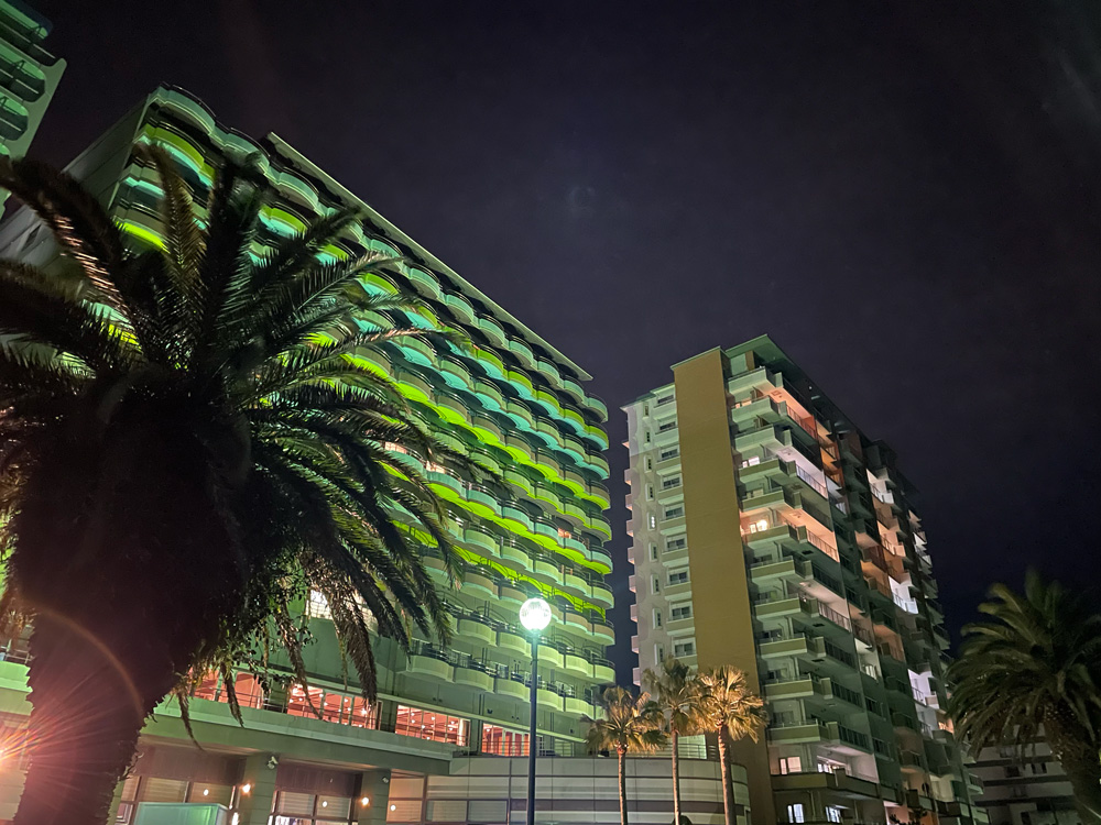 弁天島ホテルのライトアップ